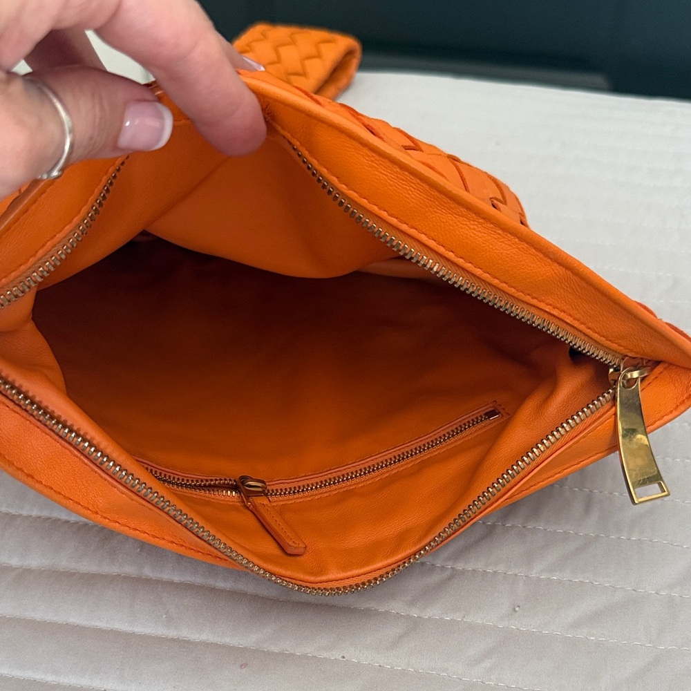 Bottega Veneta Intrecciato Twist Bag - Orange Handle Bags ... - Picture 7 of 14